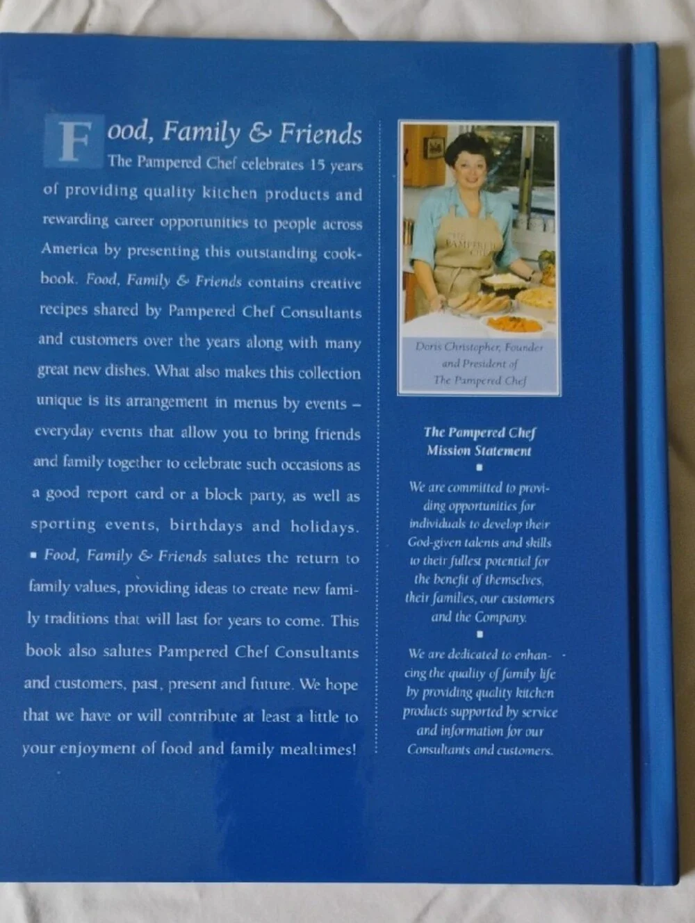 The Pampered Chef Food, Family & Friends Cookbook - White, Blue & Yellow